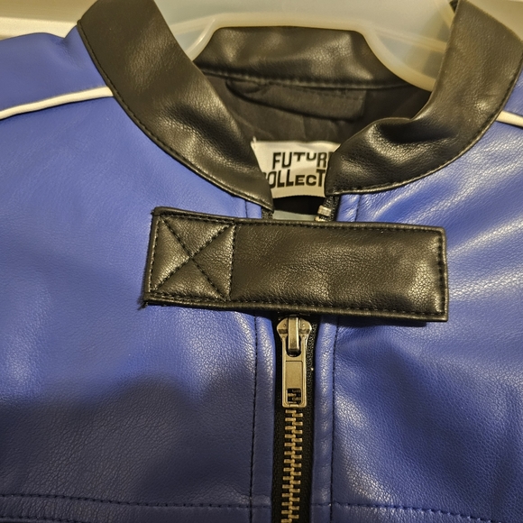 NWT Blue and Black Jacket. Size:XS. - Picture 5 of 10